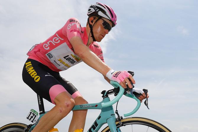 Pink jersey Dutch Steven Kruijswijk (Lotto NL) rides during the 18th stage of the 99th Giro d'Italia (фото: Getty Images Sport)