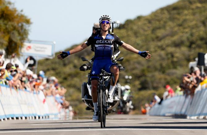 Julian Alaphilippe (Etixx - Quick-Step) празднует победу на 3-м этапе (фото: Getty Images Sport)