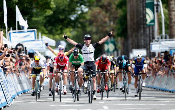 Марк Кавендиш празднует победу на 8-м этапе (фото: Getty Images Sport)