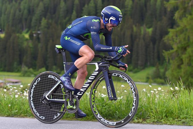 Ион Исагирре на пути к победе в восьмом этапе Тура Швейцарии 2016(фото: Tim de Waele/TDWSport.com)