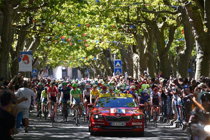 Ровное начало в Тур де Франс, этап 14 (фото: Tim de Waele/TDWSport.com)
