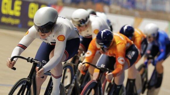 Edmunds выигрывает Keirin Silver для GB на европейцах