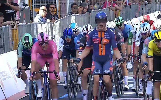 2b09a6083e86ee7780064f75a4ff6cc0