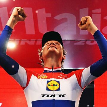 3e35855c418fe20fedee64a5dd76e727 Хул бьет Бритона Тарлинг, чтобы выиграть Джаро 10 этапа 10