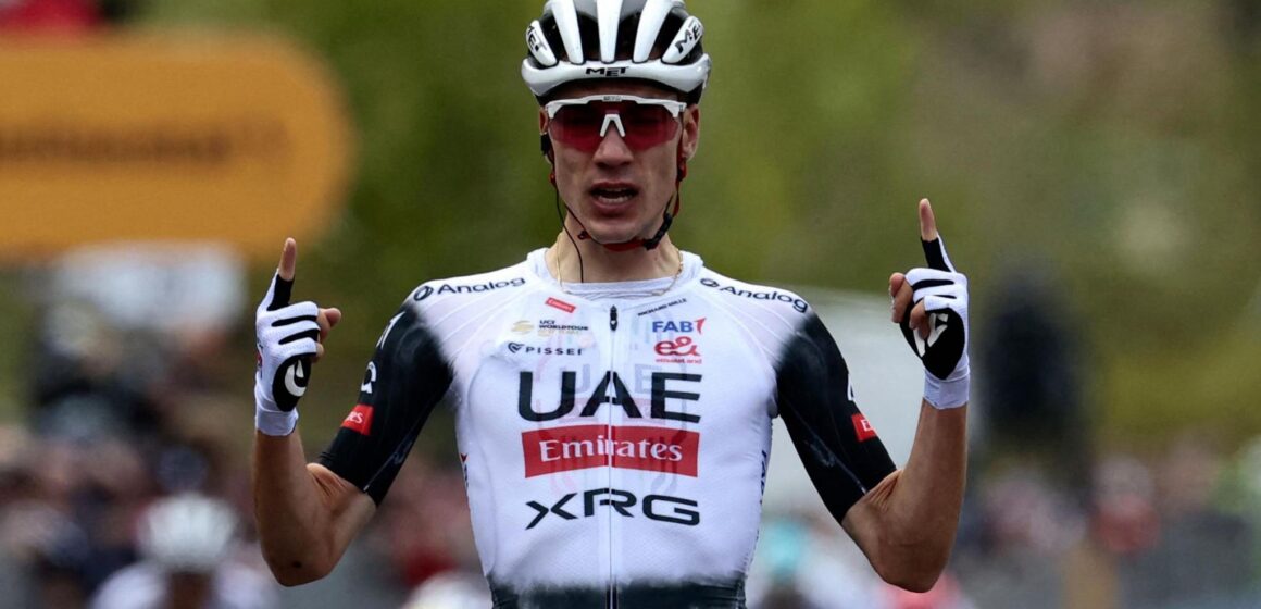 Аюсо выигрывает Сцену Джиро в роли Roglic утверждает Pink Jersey