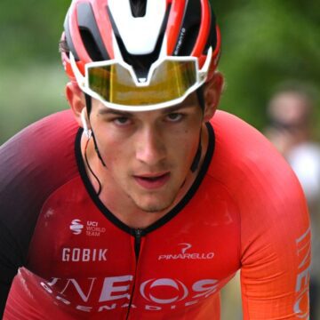 Тарлинг бросает Джиро после барьерного аварии на стадии 16