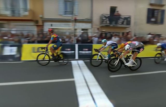 19585b8bcc554a0a5c1e4f48342ac4c3