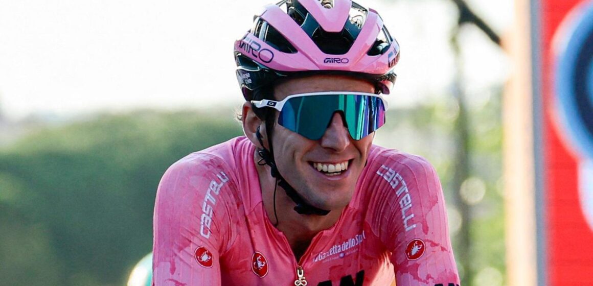 Великобритания Yates Seals First Giro Title в Риме