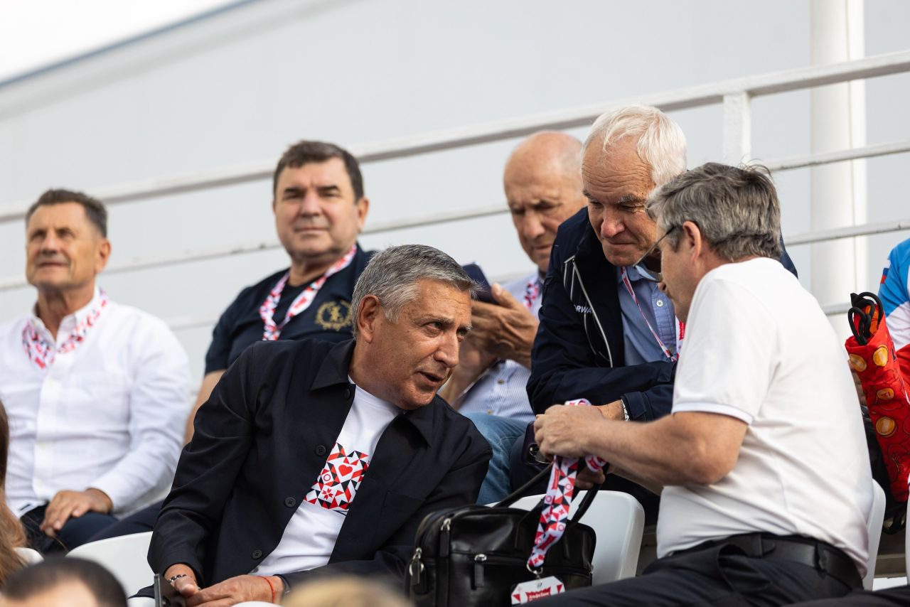 3704580bd7098f063744d2e57cdccc16