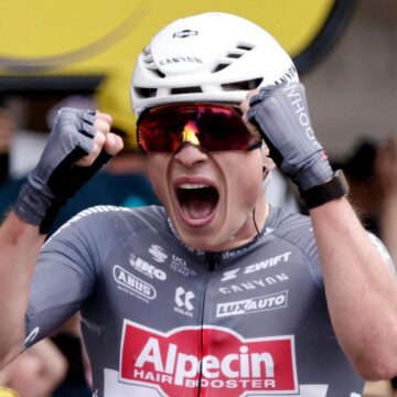 769ea4f705fc46c9f5f5baf938fad99c Филипсен выигрывает первый этап, чтобы претендовать на желтую майку