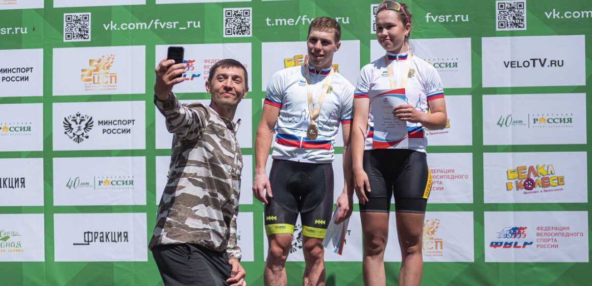 Эвелина Семенова и Иван Романов — чемпионы России в гонке «короткий круг»