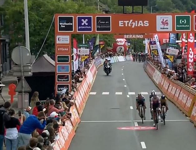 bca8356d4aaa3006ed192bc090245f54