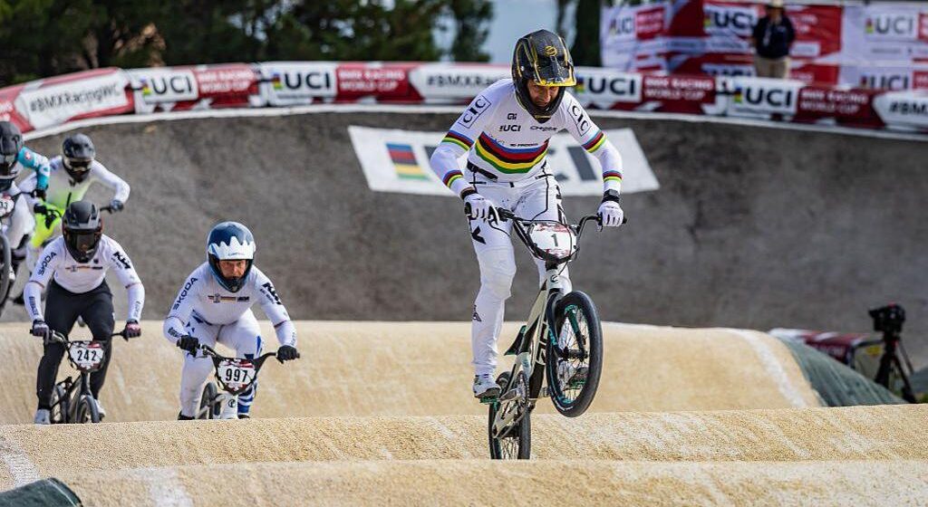 Смотреть чемпионаты мира BMX Racing на BBC