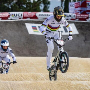 Смотреть чемпионаты мира BMX Racing на BBC