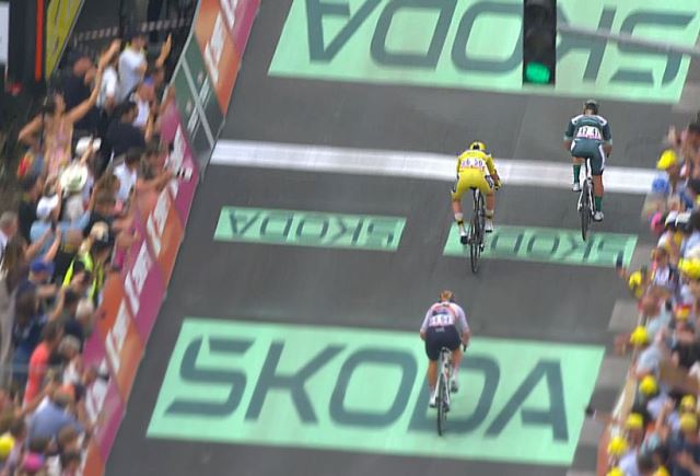 fdd3aa9d7dee553deb2edbff1e9a8d09