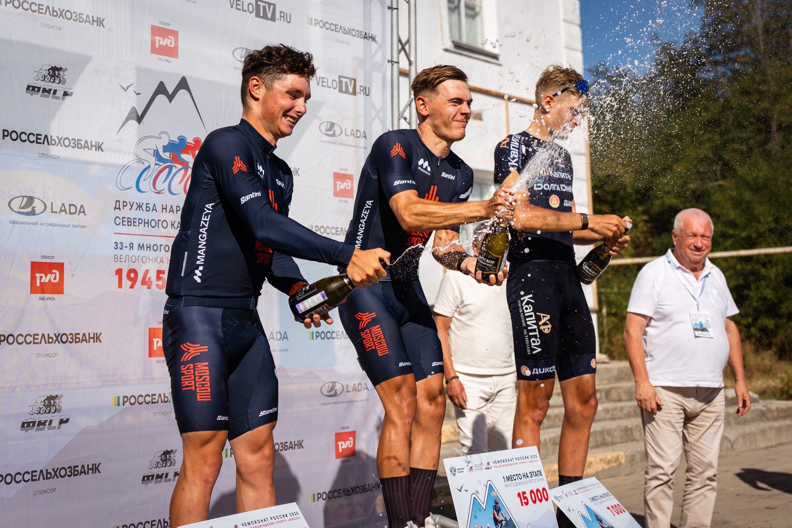 800b783b90e4e76abc2dae1f49f299fc