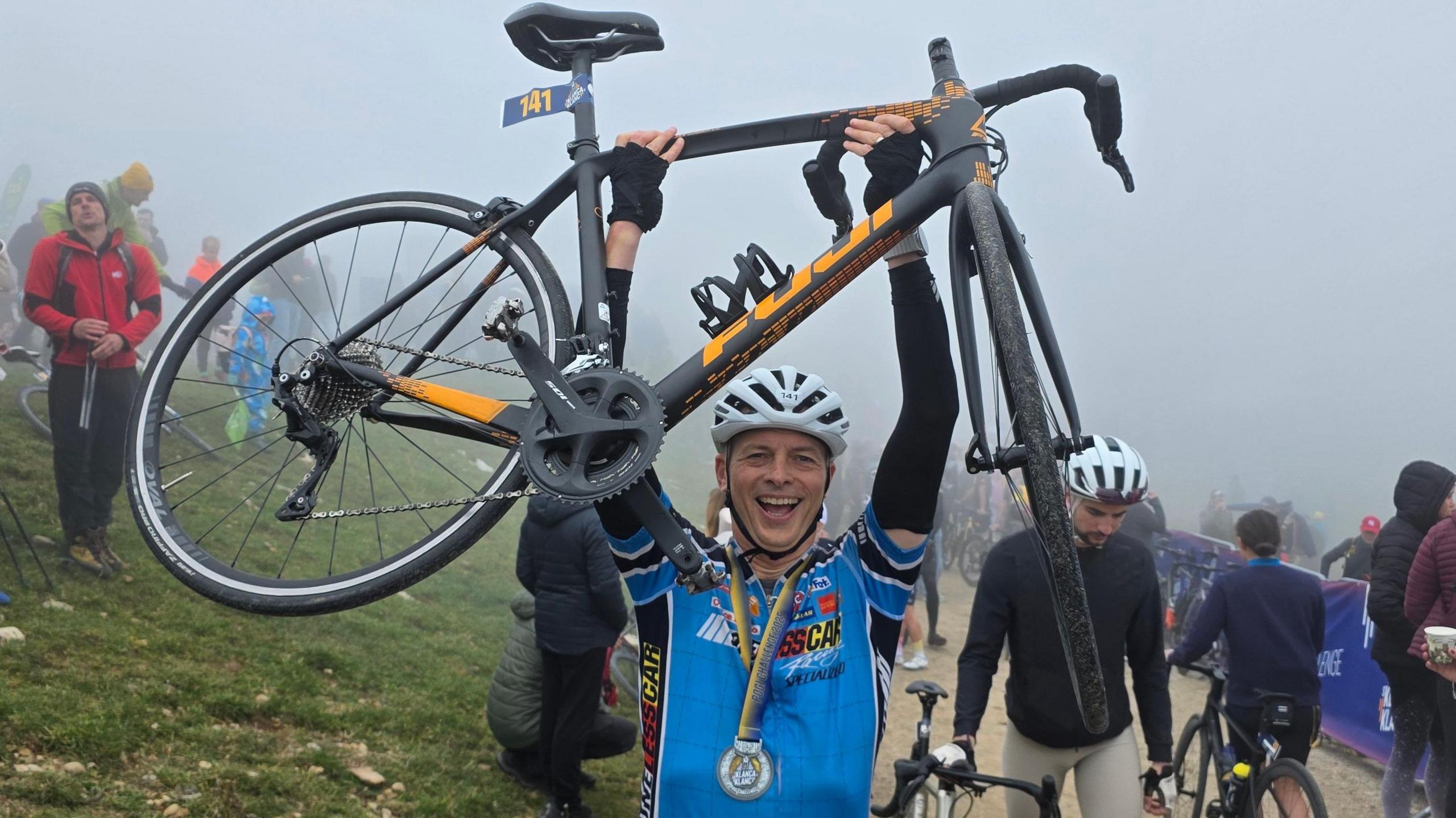 c3ae962fafd5777f136eadf53ddd2b37