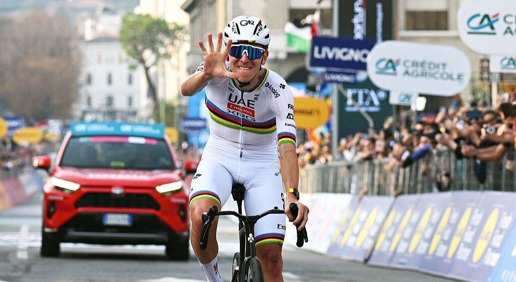 d6341e3397a9bf0700e2b15e18033c80 Доминант Погакар побеждает в Il Lombardia с равным рекордом