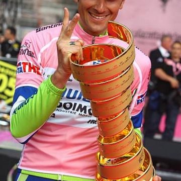 x_-27-27-27-27-27-27-27-27-27-27-27-27-27-27-27-27-27-271 Джиро д’Италия 2010 чествование победителей