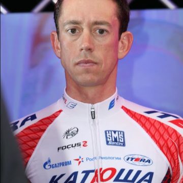 Лейф Хосте уволен Катюшей из своих рядов