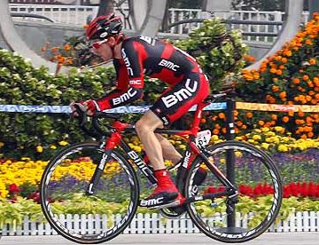 Низколетящий телевизионный вертолет стал причиной падения на Туре Пекина 2011 Янника Эйжессена