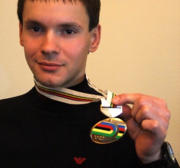 Егор Дементьев (ISD) завоевал золотую медаль в групповой гонке скретч на чемпионате мира по велотреку среди параолимпийцев