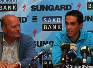 Бьярне Риис борется за очки Альберто Контадора