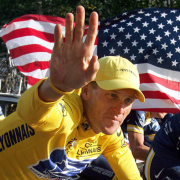 Федерация велоспорта Франции хочет потребовать с Армстронга 3 миллиона евро