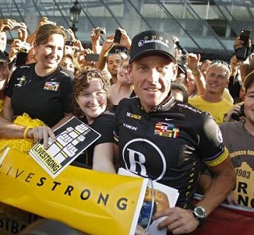 Лэнс Армстронг отказался от членства в совете директоров Livestrong