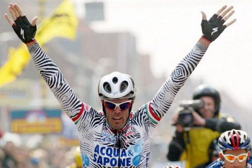 Mario-Cipollini-Acqua-e-Sapone-1 Марио Чиполлини был клиентом доктора Эуфемиано Фуэнтеса в 2002 году