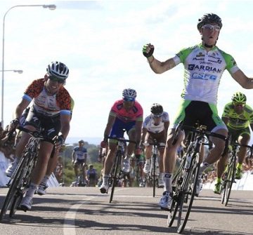 Sacha-Modolo-Bardiani-Valvole-E2-80-93-CSF-Inox-1 Саша Модоло сломал запястье на 1 этапе Туре Катара 2013