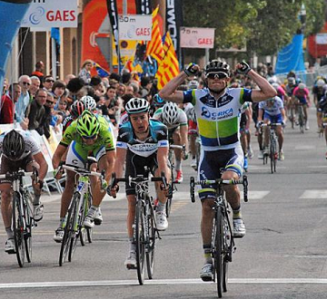 Simon-Gerrans-28Orica-GreenEdge-29-wins-stage-6-in-Catalunya1 Вуэльта Каталонии 2013 6 этап