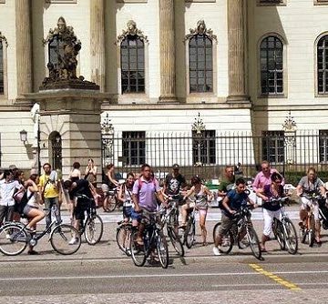 Европа окончательно пересаживается на велосипеды