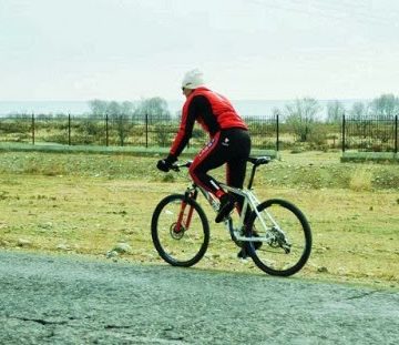 D0-95-D0-B2-D0-B3-D0-B5-D0-BD-D0-B8-D0-B9-D0-92-D0-B0-D0-BA-D0-BA-D0-B5-D1-80-545651 Евгений Ваккер провёд тренировочный сбор на побережье Иссык-Куля