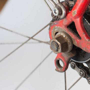 Как снять и установить колесо велосипеда и заклеить камеру?