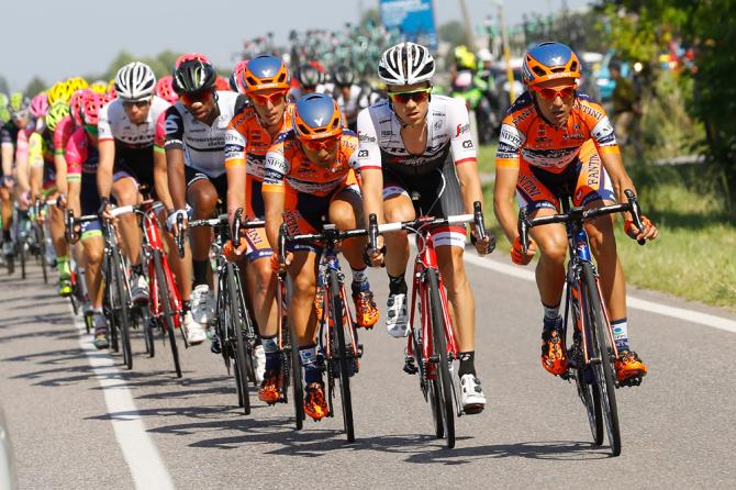 Пелотон 17-й этап Джиро д'Италии (фото: Bettini Photo)