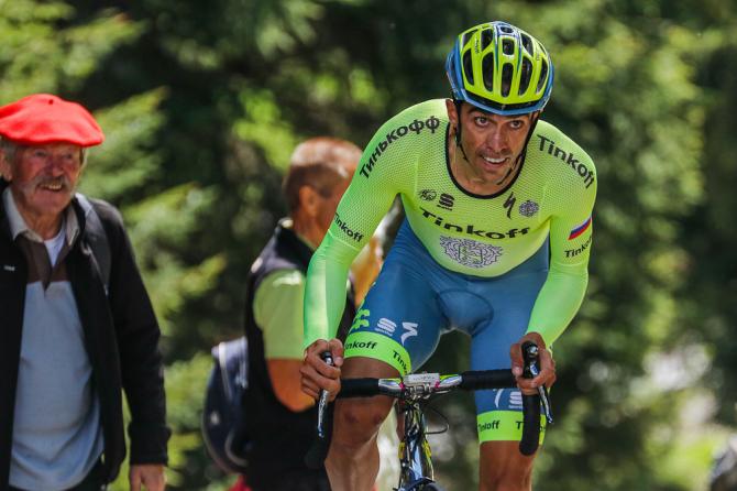 Alberto Contador on his way to winning the Dauphine prologue. (фото: Bettini Photo)