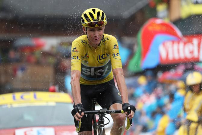 Крис Фрум пересекает финишную черту 20 этапа на Тур де Франс (фото: Getty Images Sport)
