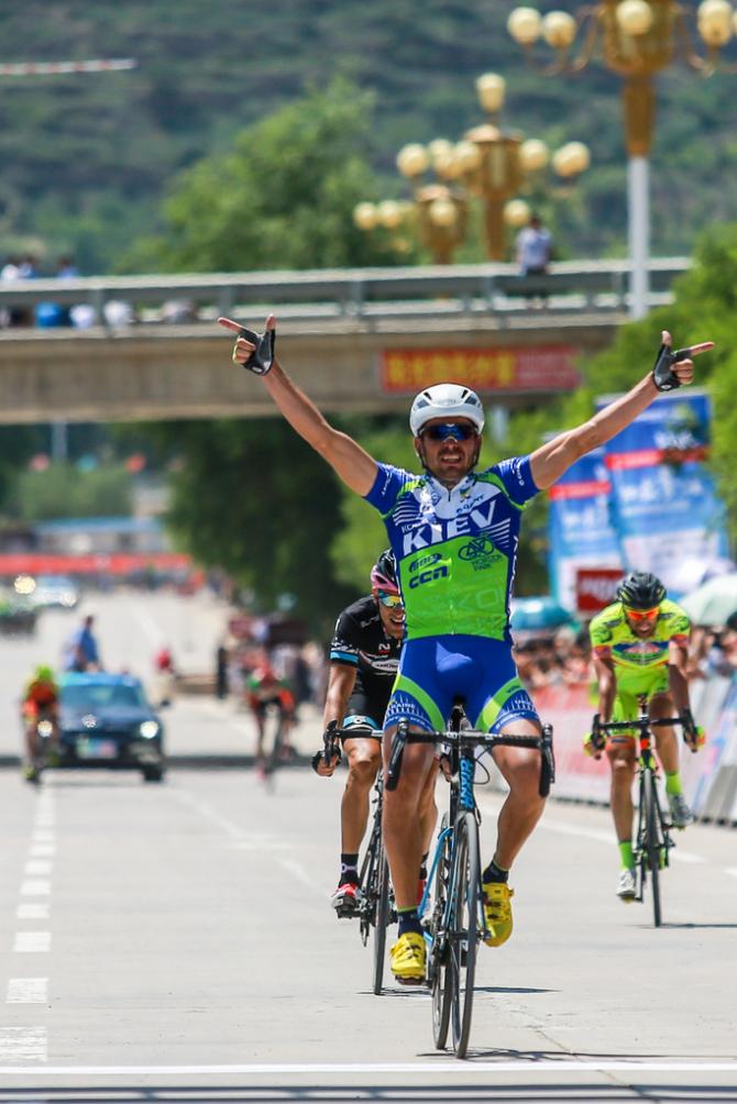 Sergiy Lagkuti (Kolss Cycling Team) побеждает в гонке (фото: 7Cycling)