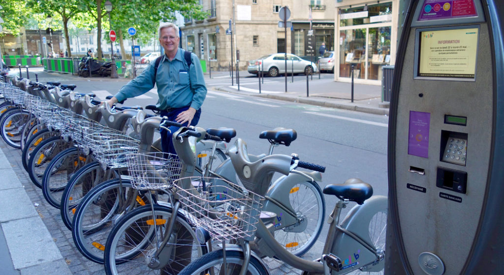 Премьер-министр Франции пообещал увеличить количество велосипедистов на улицах страны в три раза