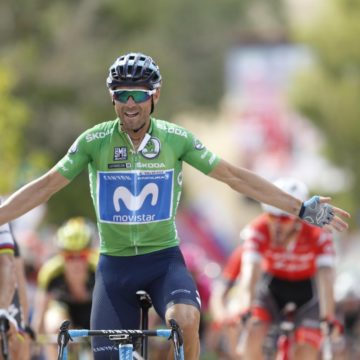 Победа испанца Вальверде на групповом этапе мира по велогонкам