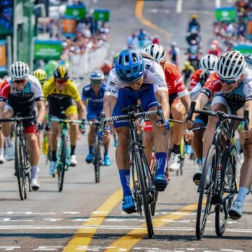 Карлос Састре празднует 10-летие победы на Тур де Франс