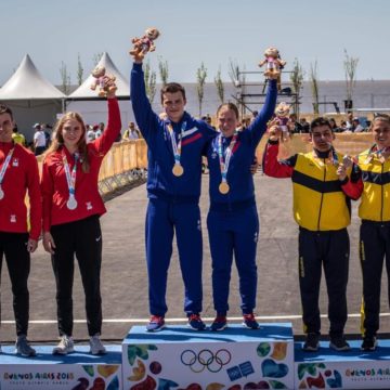 Варвара Овчинникова и Илья Бескровный выиграли золотую медаль в BMX-рейсе на юношеских Олимпийских играх-2018