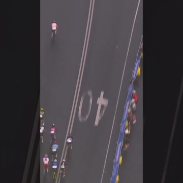 The winning move from Annemiek Van Vleuten 🔥