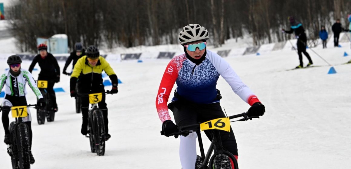 Полярная Олимпиада и велоспорт: гонки на фэтбайках прошли в рамках «Праздника севера»-2023