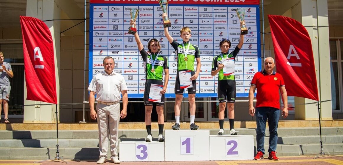 d01c7323ea519429651558ad42c4153f Победитель первенства России в гонке «критериум» — Олег Васильев