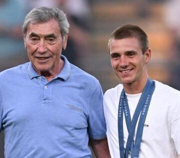 00929d2dfa622581ef3ae861c221c237 Легенда Меркс, 79 лет, сломала бедро в результате аварии на велосипеде