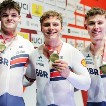 14e6d22d3f4ba842b3e8447e4128b5ae Мужчины GB выигрывают команду Sprint Gold на Кубке народа.