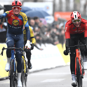 ca8d8af78b80515f6d4255863c506fe1 Vingegaard убирается, когда британский дуэт отрицал в Париж-Найке