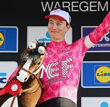 «Победа в моей жизни» — Powless Stuns Van Aert и Visma